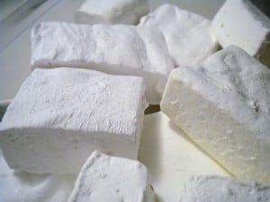 This is an easy recipe for homemade marshmallows, that's a perfect DIY holiday gift. Yes, you can make marshmallows from scratch in your own home!