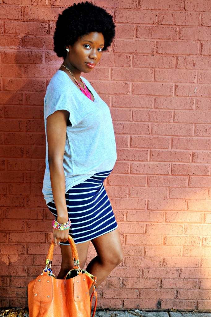Simple summer maternity outfit with bright accessories