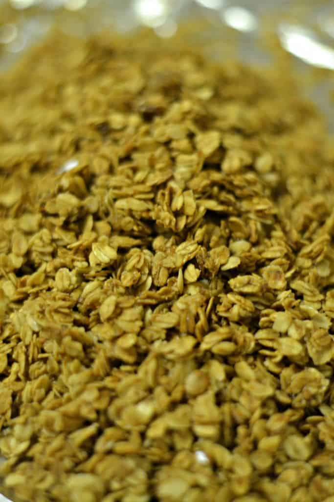 Short on time and need an easy granola recipe? This one uses items that are right in your pantry!