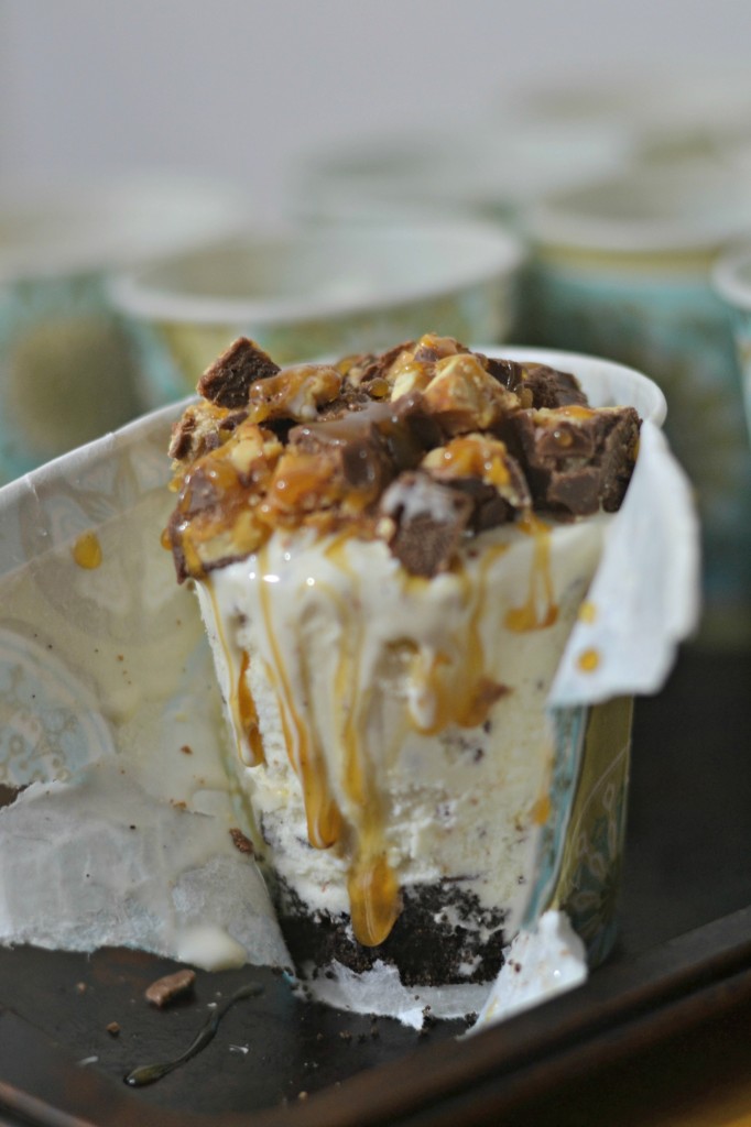 This super simple recipe for mini SNICKERS Ice Cream Pies are a perfect treat for The Big Game!  #BigGameTreats #ad