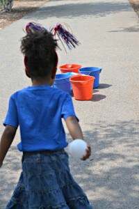 Looking for a fun 4th of July game the kids can play during the holiday? This outdoor game uses items right from the dollar store!