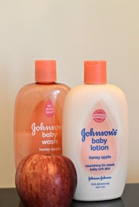 5 Favorite Fall Smells that get you ready for the season, including a great combination in lotion form. #JohnsonsPartners #ad