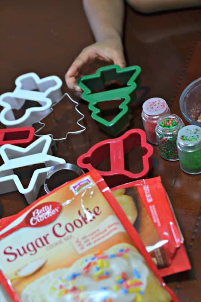 A DIY Cookie Making Kit is such a great holiday gift idea for a neighbor! Learn how to make one that's fun and easy. #SpreadCheer Ad