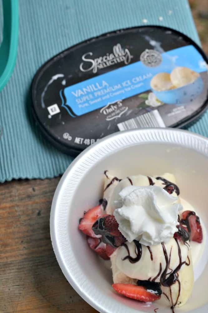 Want to know how to make an easy ice cream cake? This post shows you how, and shares how to use ALDI to create a cool ice cream social! #sponsored