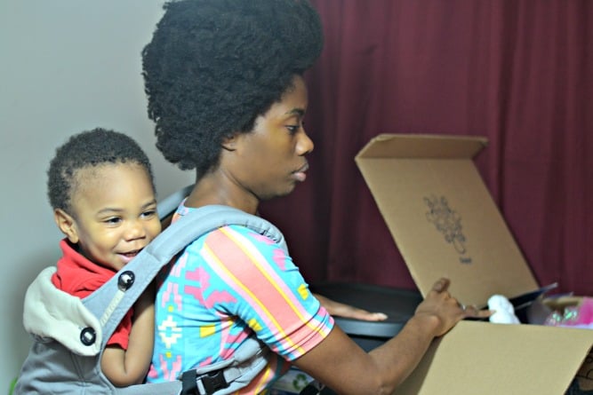 Have you done babywearing while packing? This mom used her Ergo Baby Carrier to help her get things packed before her family's big move, without having a little one afoot, Check out her fun story!