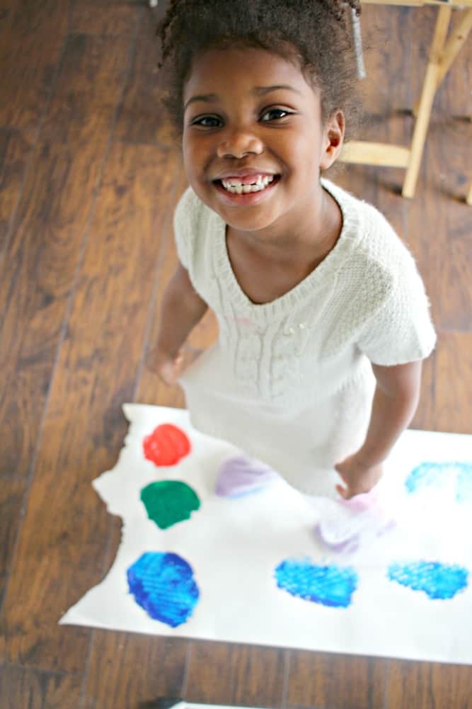 You have to try out these 3 messy crafts for kids! They are simple, fun, and this mom shares how she cleans them all up FAST. #sponsored