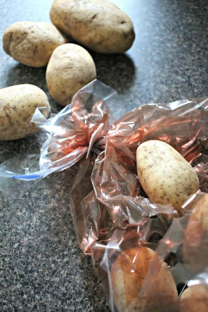 Have you ever wondered how to store potatoes, the proper way? Here are 7 tips to help you keep your potatoes fresh and edible.